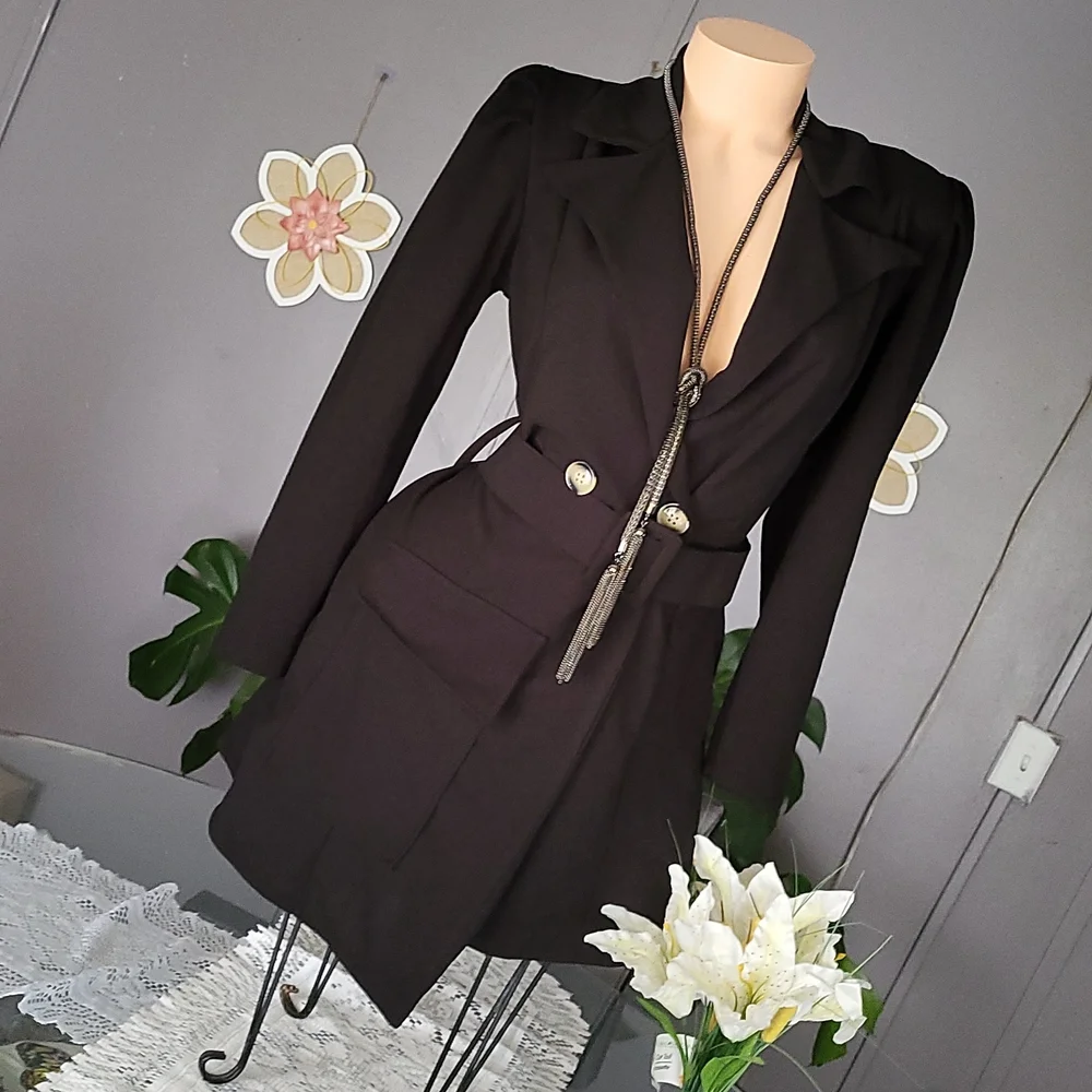 MAKE AN OFFER! IMPORTED BLAZER WORK OR PLAY - Picture 16 of 17